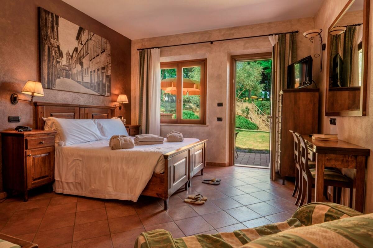 1 bedroom, minibar, in-room safe, blackout curtains