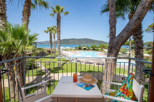 Double Room, Balcony, Sea View | Minibar, in-room safe, soundproofing, free WiFi