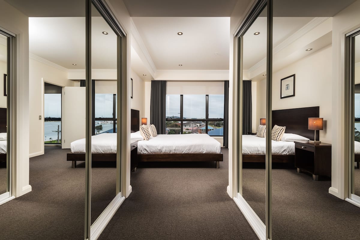 2 bedrooms, premium bedding, individually decorated