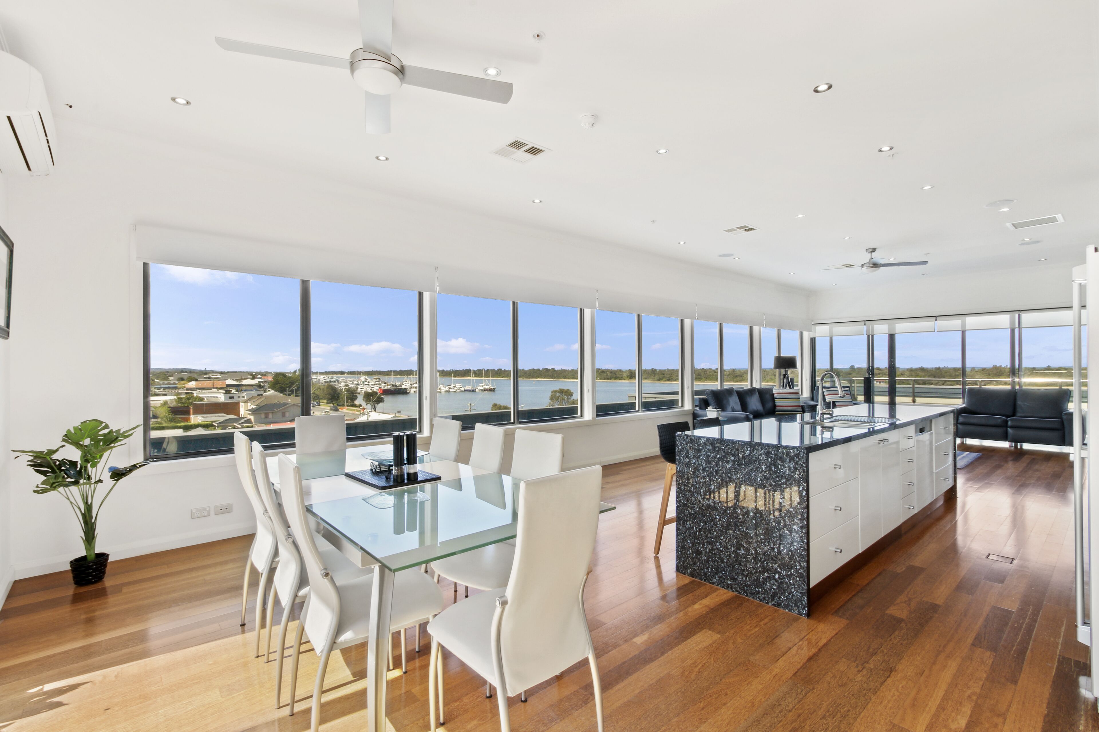 Penthouse, 4 Bedrooms | In-room dining