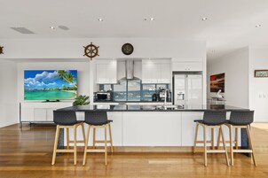 Penthouse, 4 Bedrooms | Private kitchen | Coffee/tea maker, electric kettle