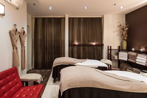 Behandlingsrum til par, boblebad, aromaterapi, svensk massage