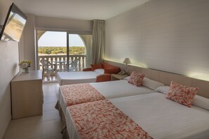 客房内保险箱、遮光窗帘、隔音、免费 WiFi