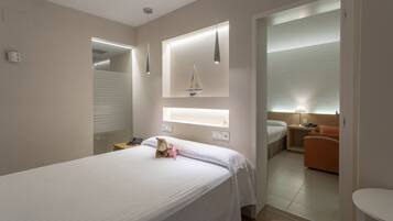 In-room safe, blackout curtains, soundproofing, free WiFi