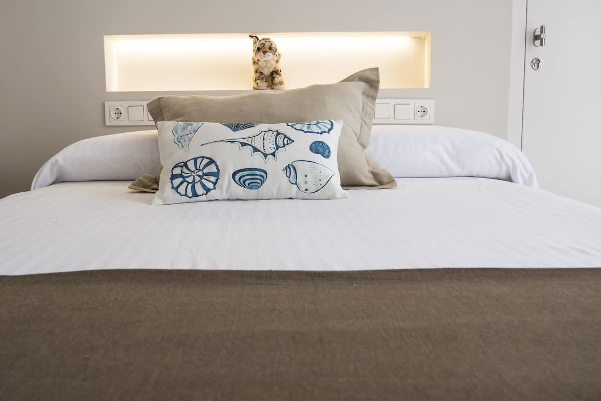 Basic Room (2 Adults) | In-room safe, blackout drapes, soundproofing, free WiFi