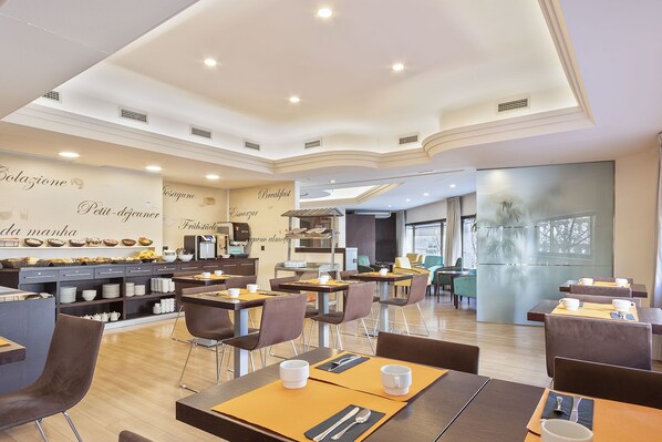 Daily buffet breakfast (EUR 10.50 per person)