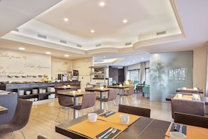 Daily buffet breakfast (EUR 10.50 per person)