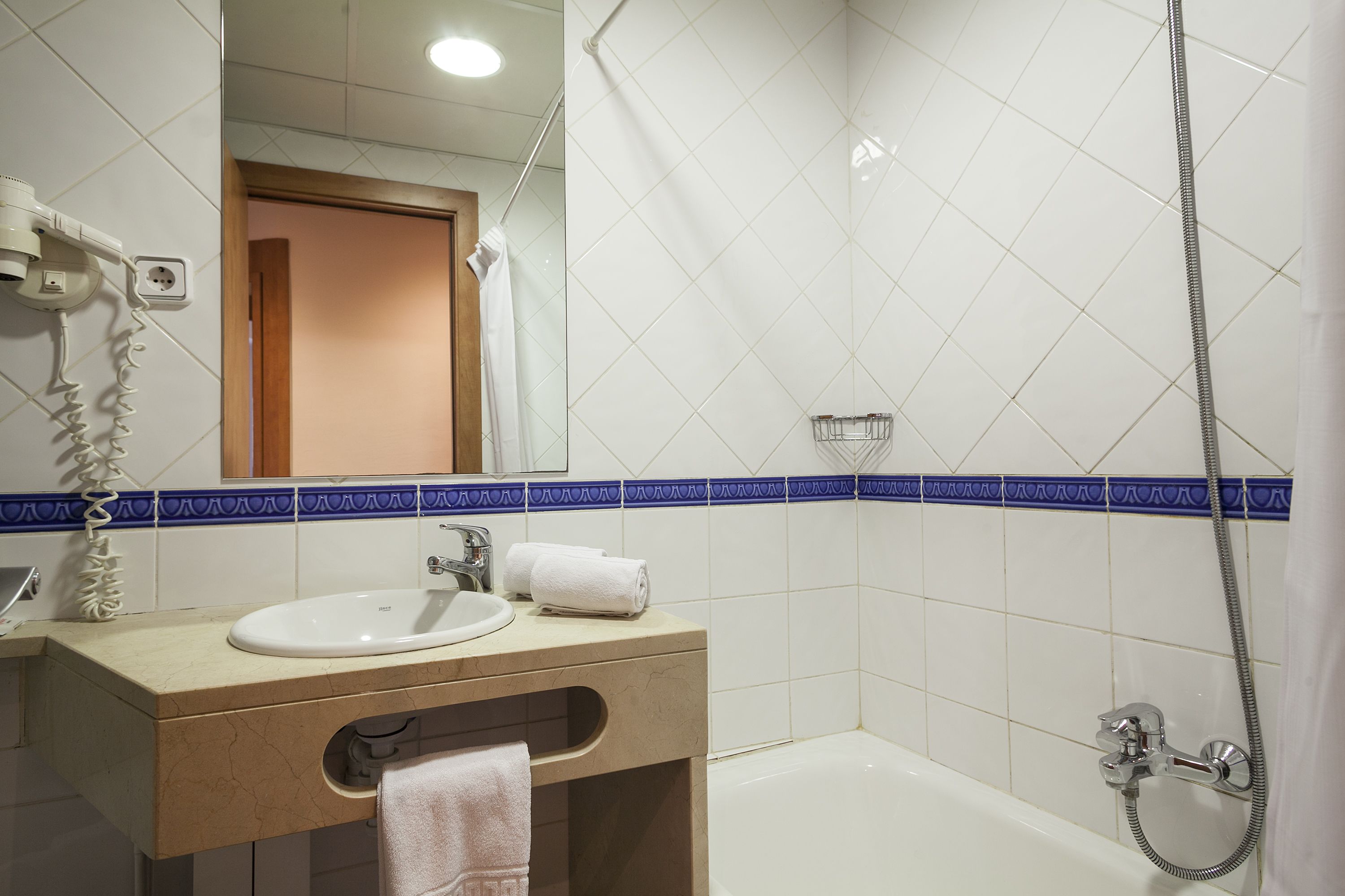 Photo - Acta Antibes