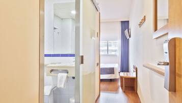 Double or Twin Room | In-room safe, desk, blackout drapes, cribs (free)