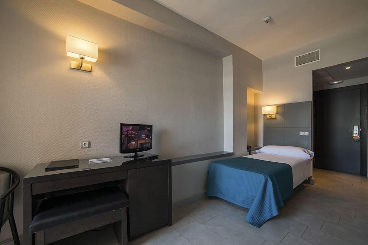 Minibar, desk, free WiFi, bed sheets