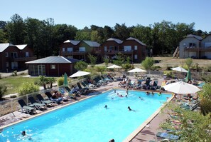 Außenpool, geöffnet von 10:00 Uhr bis 19:00 Uhr, Liegestühle