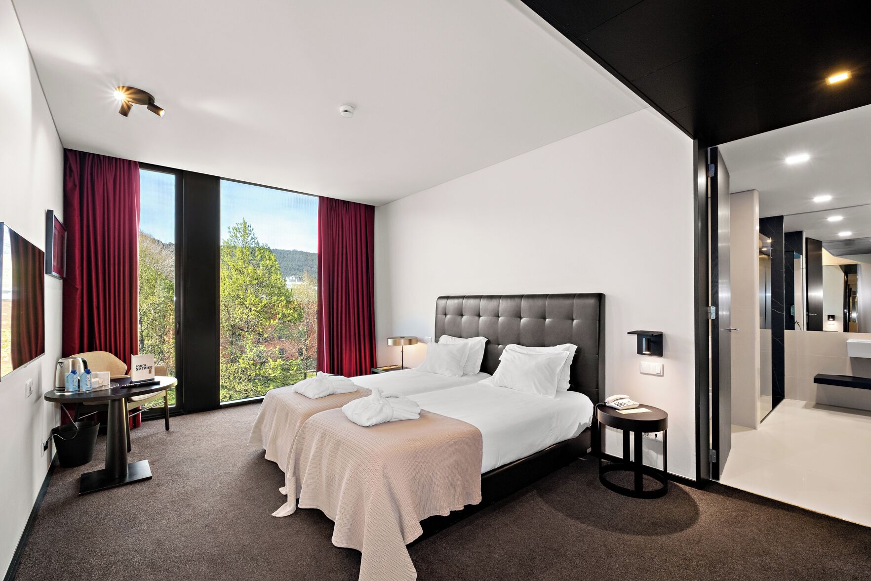 Minibar, in-room safe, soundproofing, free WiFi