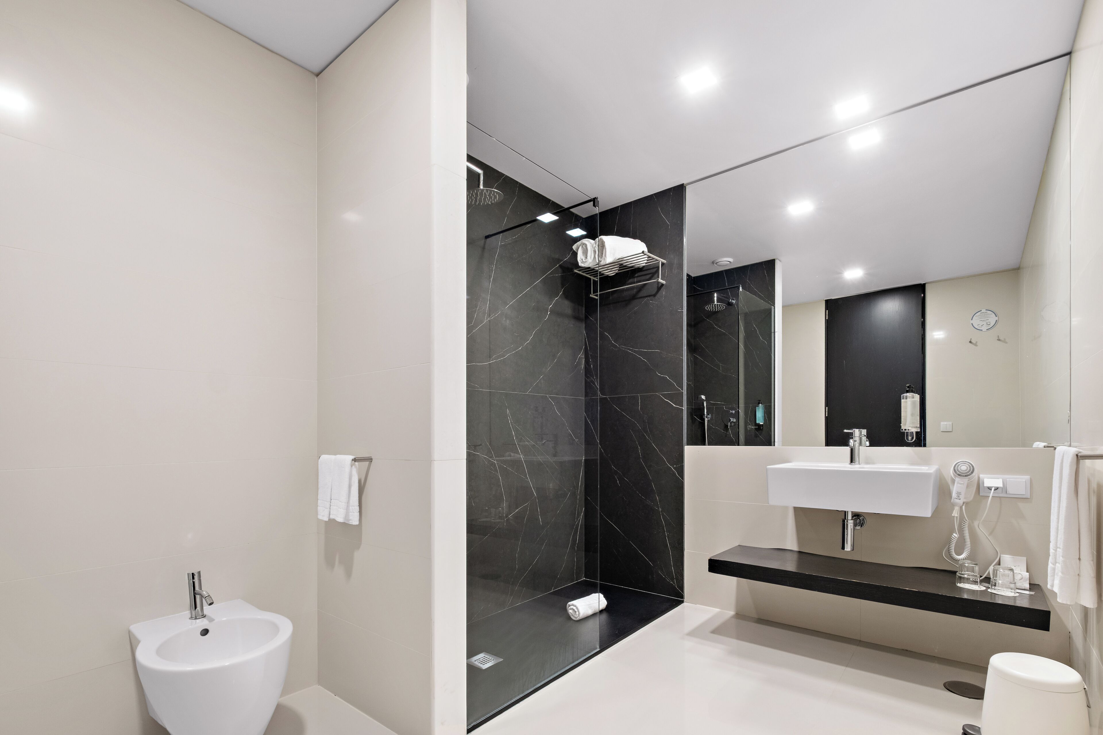 Photo - Axis Viana Business & SPA Hotel