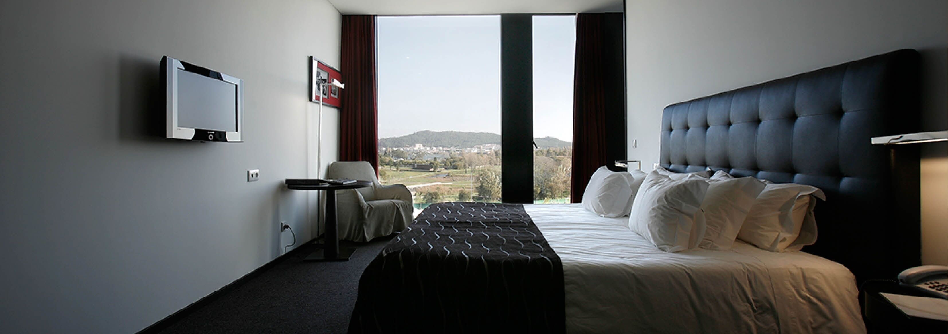 Minibar, in-room safe, soundproofing, free WiFi