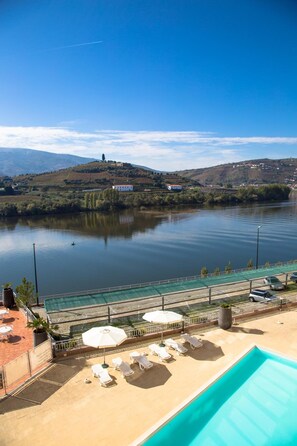 Outdoor pool - Hotel Regua Douro (Peso da Régua)