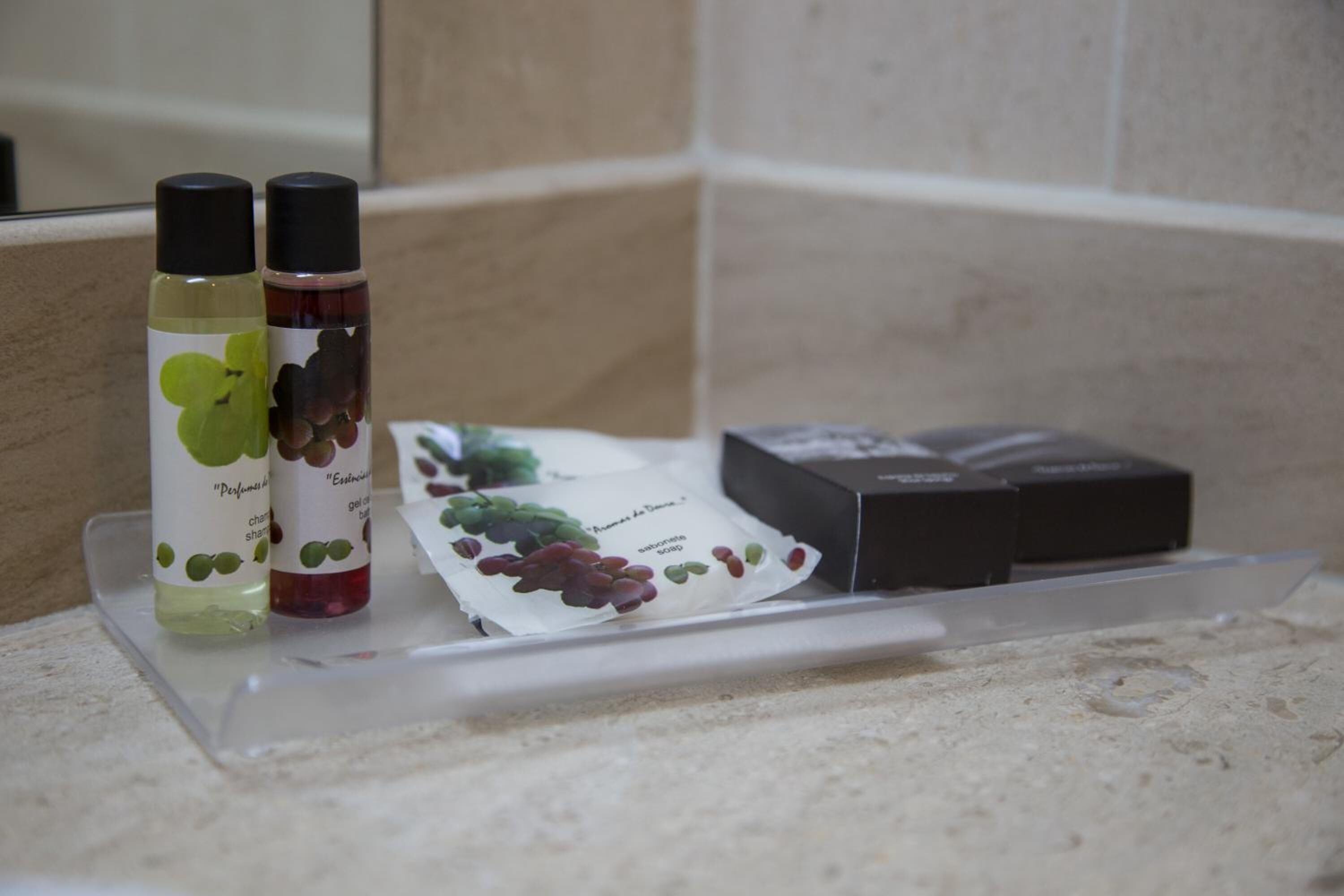 combined shower/bathtub, deep-soaking bathtub, rainfall showerhead