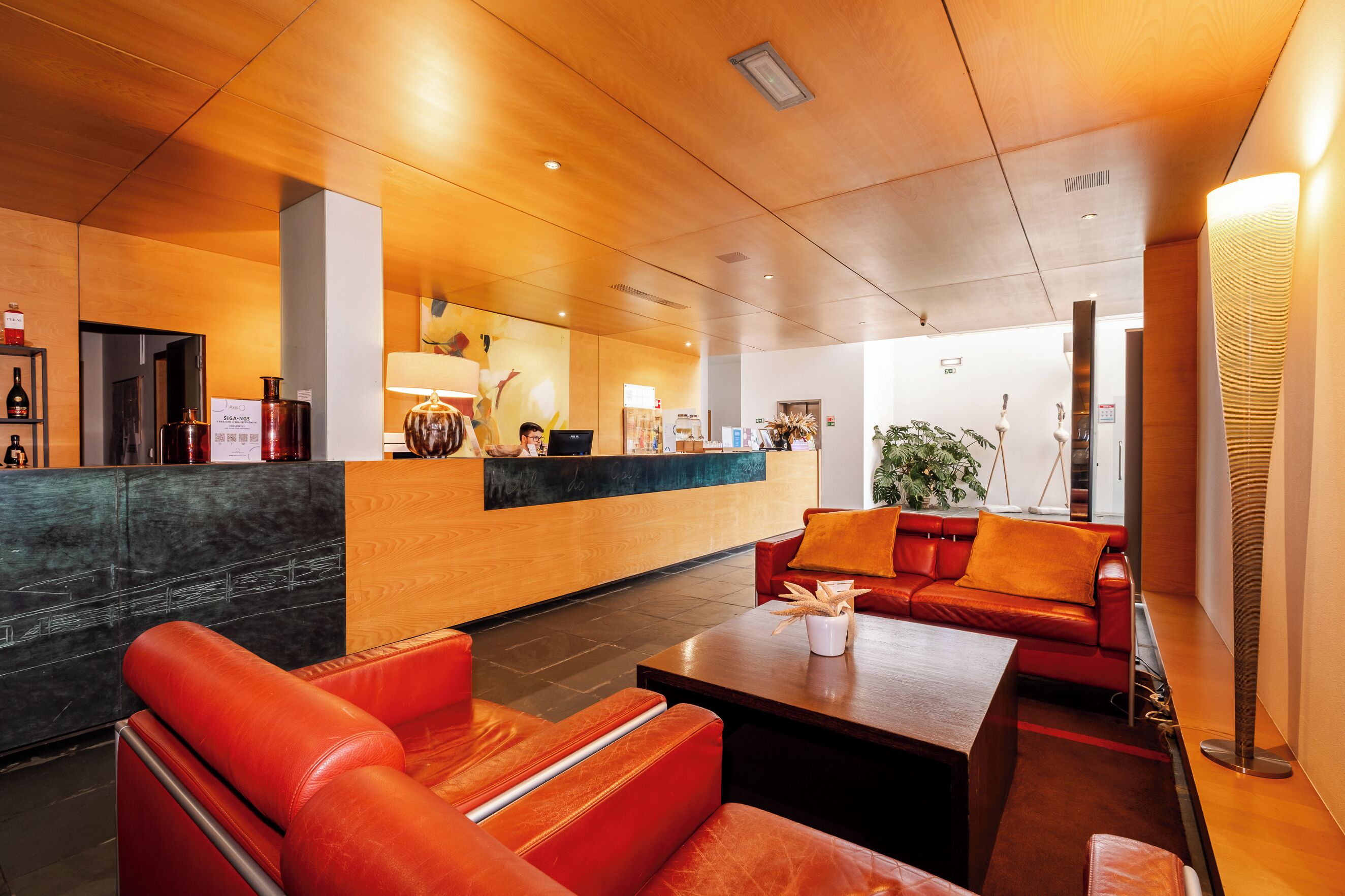 ฝ่ายต้อนรับ