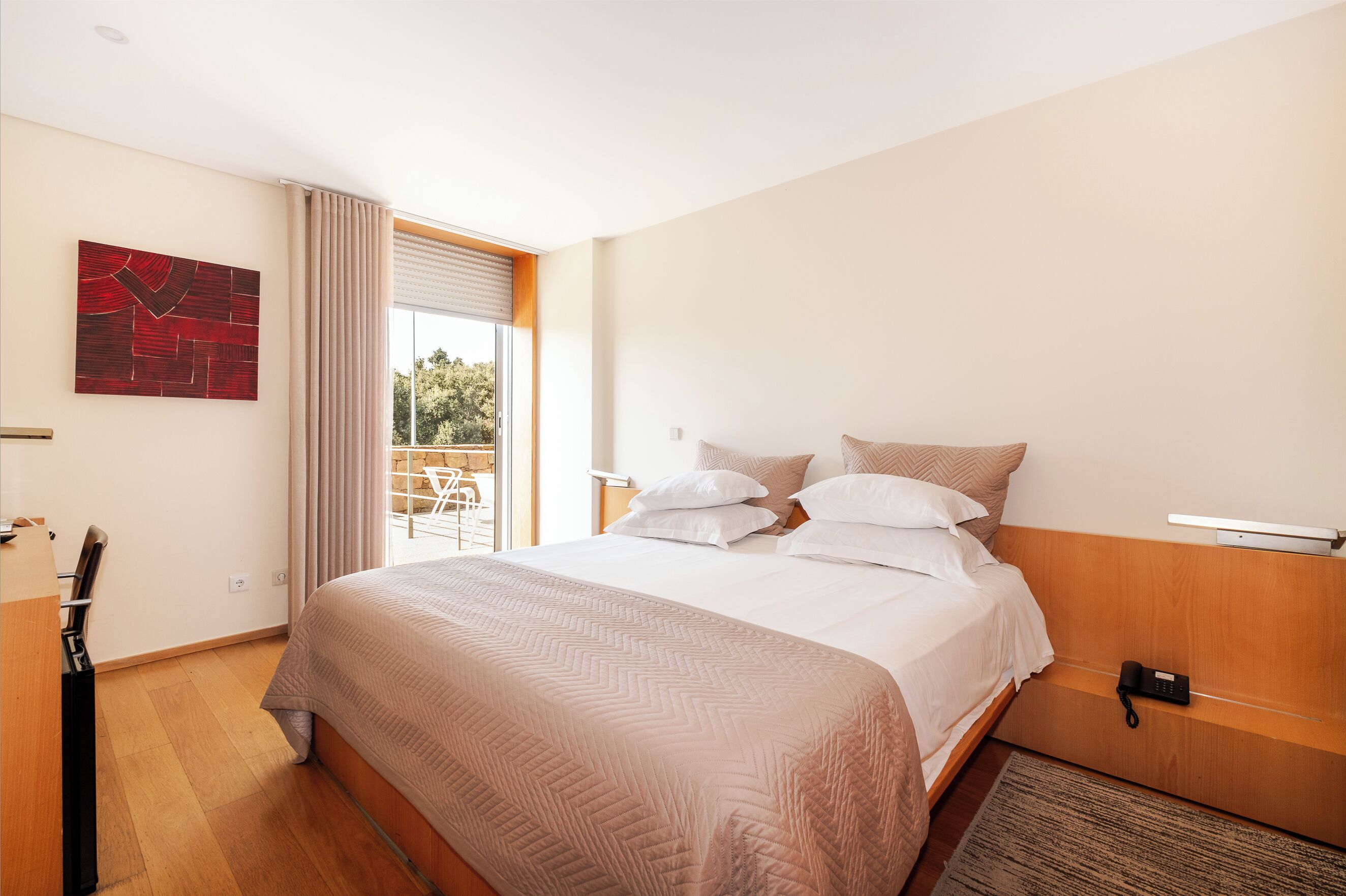 Golf View Terrace | Minibar, in-room safe, desk, blackout drapes