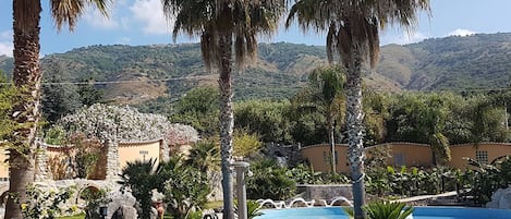 Piscine extérieure (ouverte en saison)