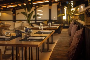 Outdoor dining - Hotel Zen Airport with Free shuttle (Torremolinos)