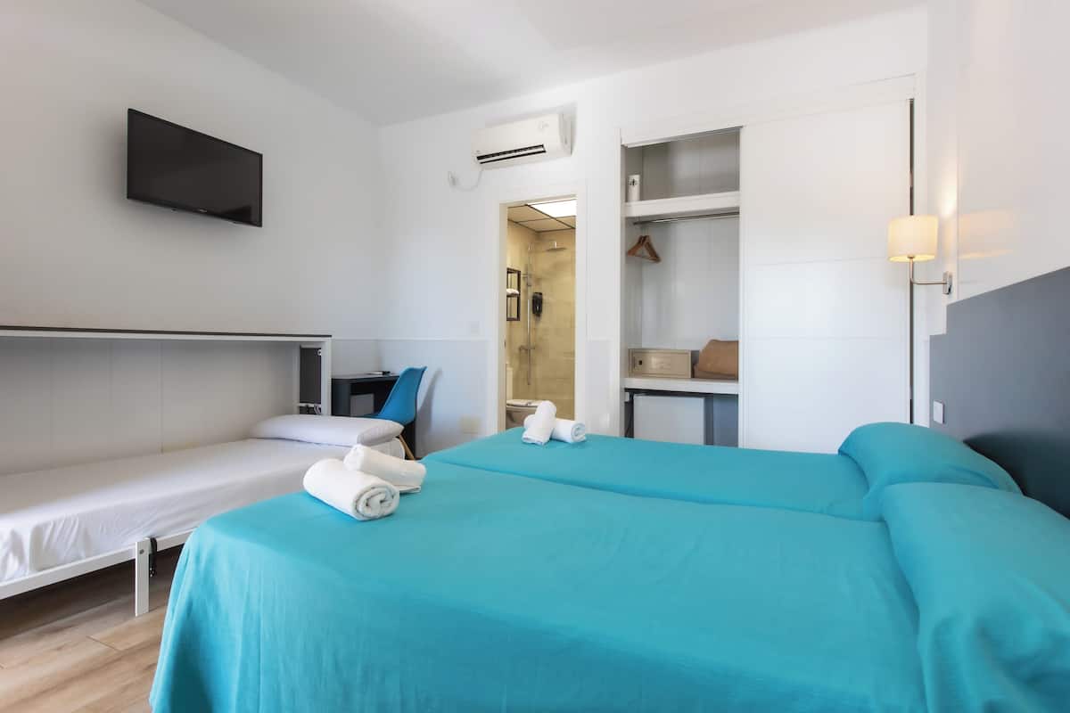 Minibar, in-room safe, individually decorated, individually furnished
