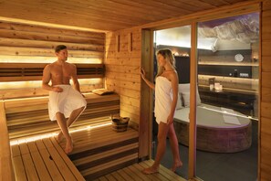 Sauna, vasca idromassaggio, trattamenti per il corpo, aromaterapia