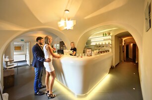 Sauna, vasca idromassaggio, trattamenti per il corpo, aromaterapia