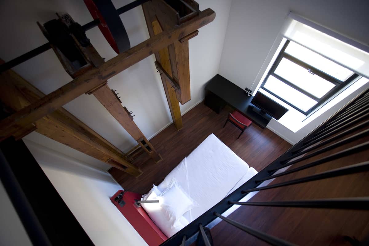 Triple Room | 1 bedroom, minibar, in-room safe, desk