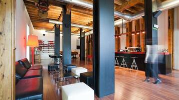 Se sirven cenas y cocina regional