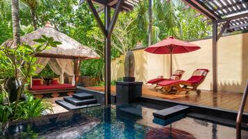 3 outdoor pools, free pool cabanas, pool umbrellas