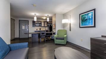 1 bedroom, in-room safe, desk, blackout drapes