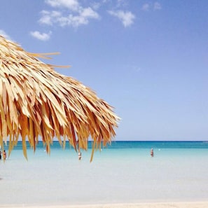 Spiaggia privata, lettini da mare, ombrelloni, immersioni subacquee