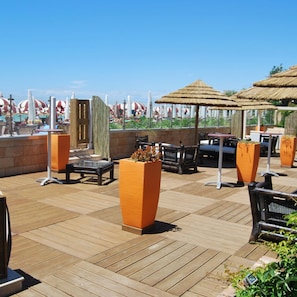 تفاصيل الفندق من الخارج