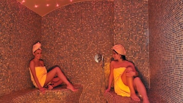Couples treatment rooms, sauna, hot tub, Turkish bath, body treatments
