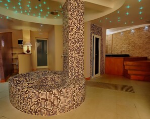 غرف معالجة الأزواج، ساونا، حوض استحمام ساخن، حمام تركي، علاجات للجسم