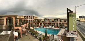 Balcony view - San Marina Motel (Daytona Beach)