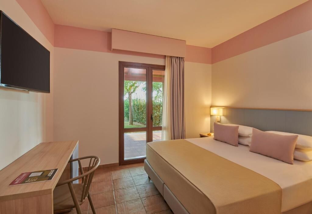 Caja de seguridad en la habitación, escritorio, wifi y ropa de cama 