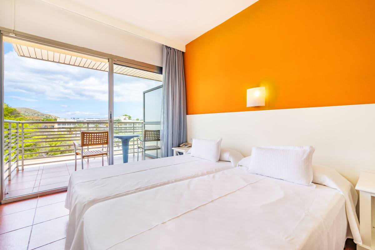 Decoración individual, mobiliario individual, cortinas opacas