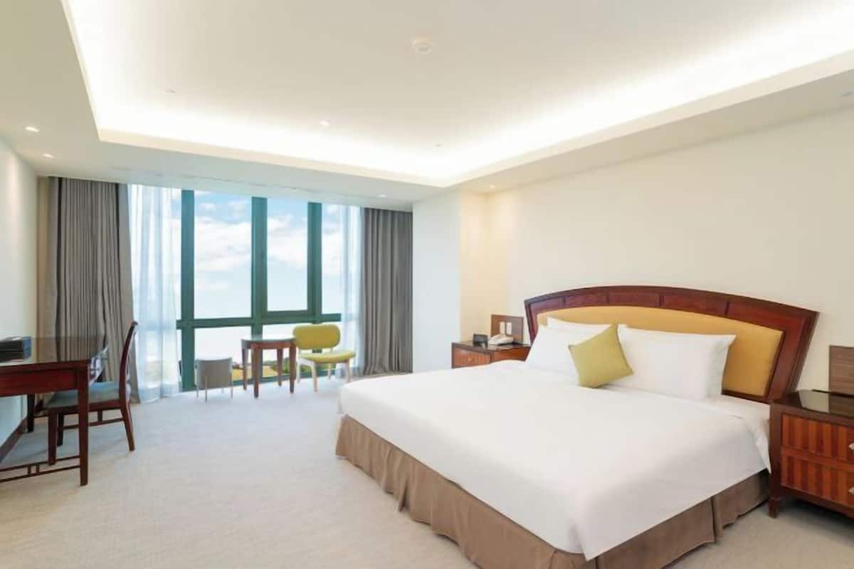 Down comforters, free minibar, in-room safe, desk