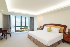 Down comforters, free minibar, in-room safe, desk - Formosan Naruwan Hotel & Resort Taitung (Taitung)