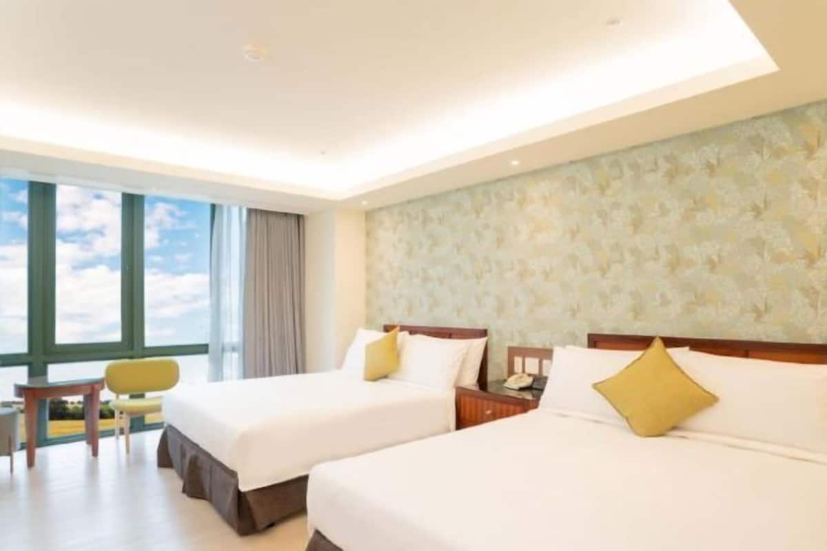 Down comforters, free minibar, in-room safe, desk