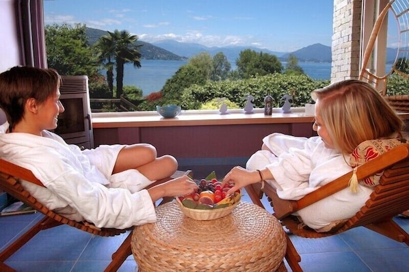 Sauna, Turkish bath, body treatments, hot stone massages