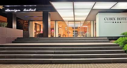Hotel Cubix