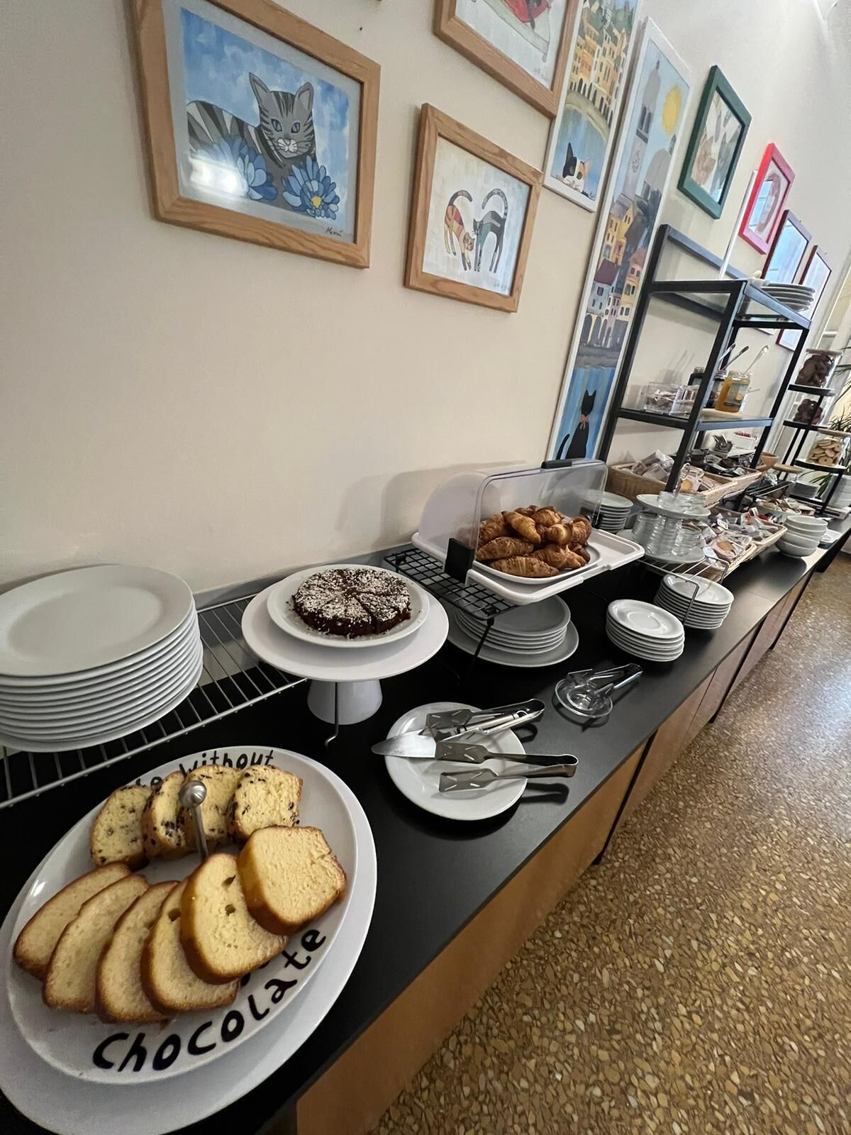 Petit déjeuner buffet (12 EUR par personne)