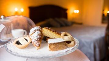 Ropa de cama de alta calidad y artículos del minibar gratis