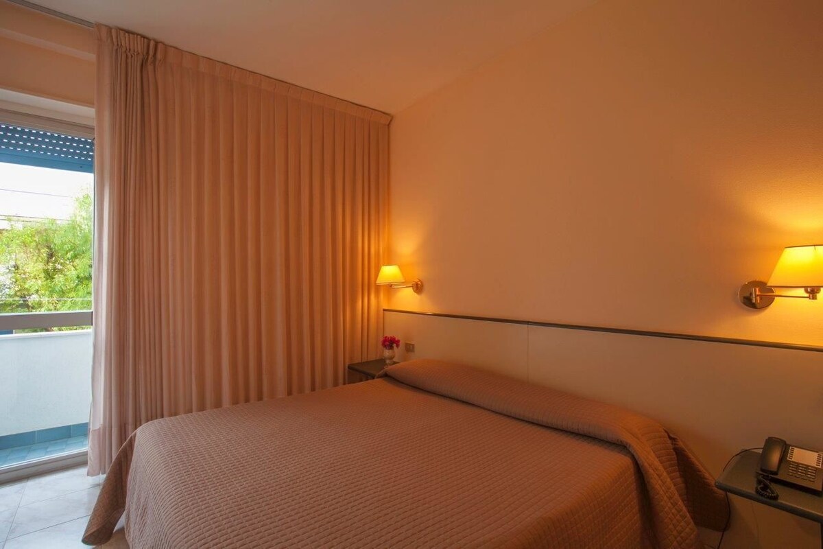 1 habitación, minibar, cunas y wifi gratis 