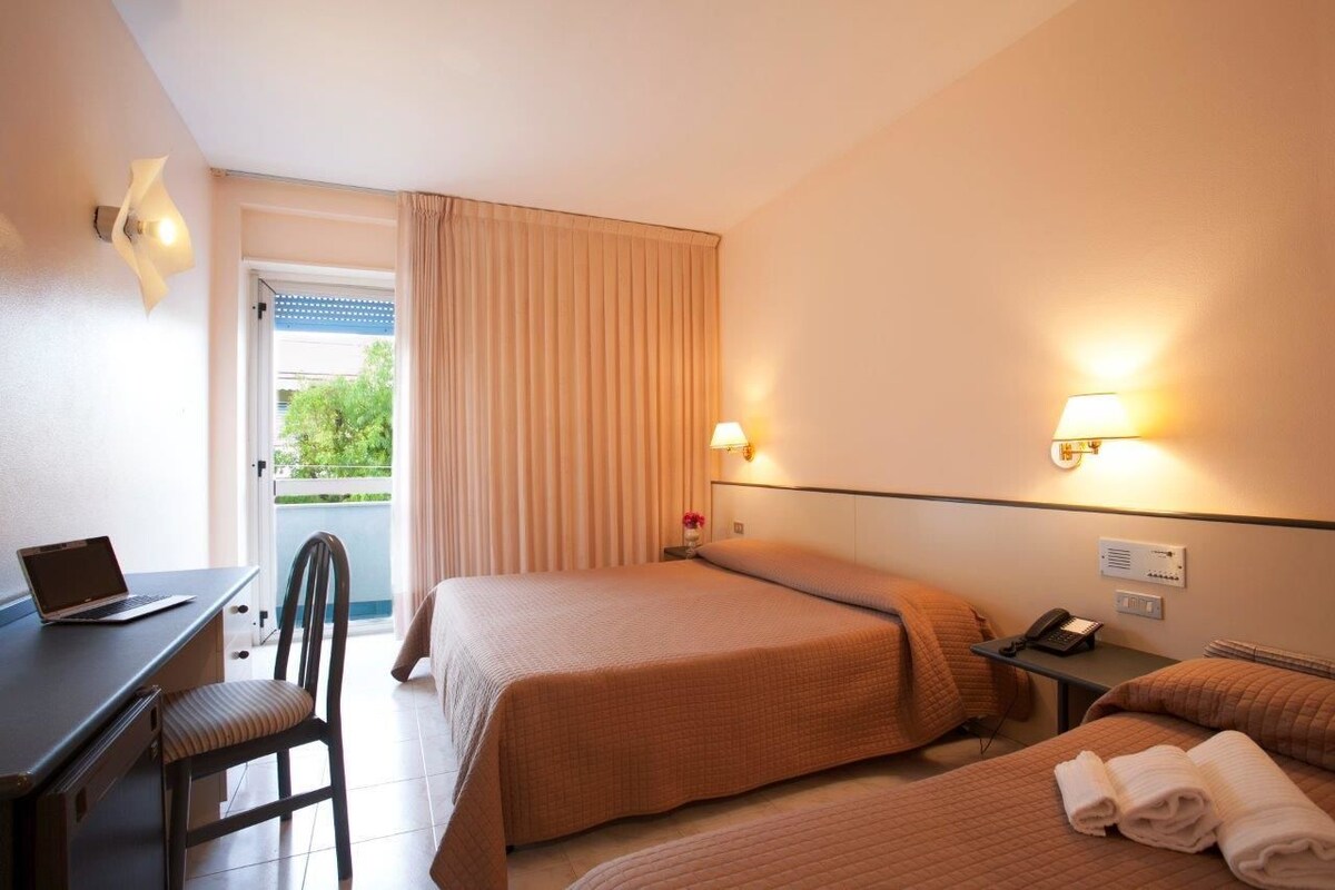 1 habitación, minibar, cunas y wifi gratis 