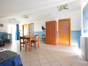 Literie hypoallergénique, bureau, chambres insonorisées, Wi-Fi gratuit