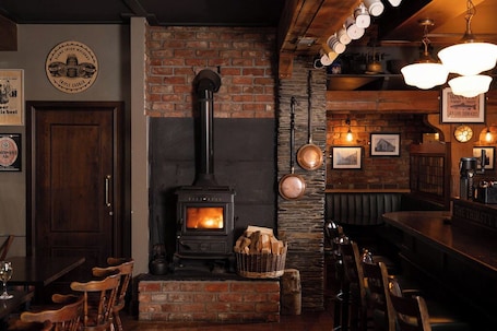 Bar (on property). Jackson's Hotel & Leisure Club