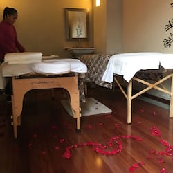 Body treatments, hydrotherapy, aromatherapy, hot stone massages